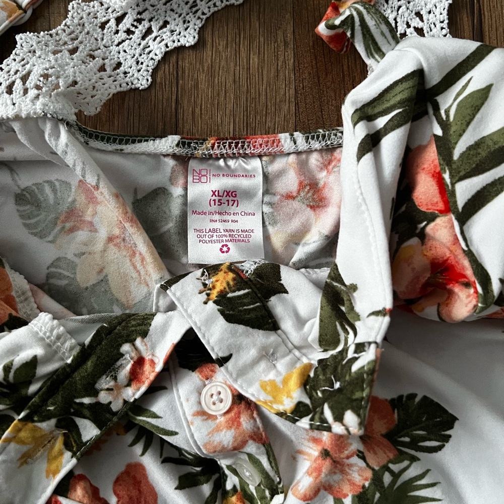 No Boundaries Floral Jumpsuit - Picture 4 of 5